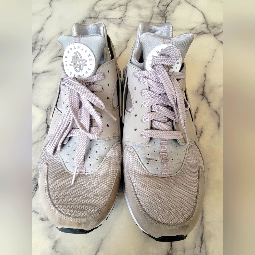 Nike Air Huarache Running Shoe 318429-040 Size 10.5 Cobblestone/White
